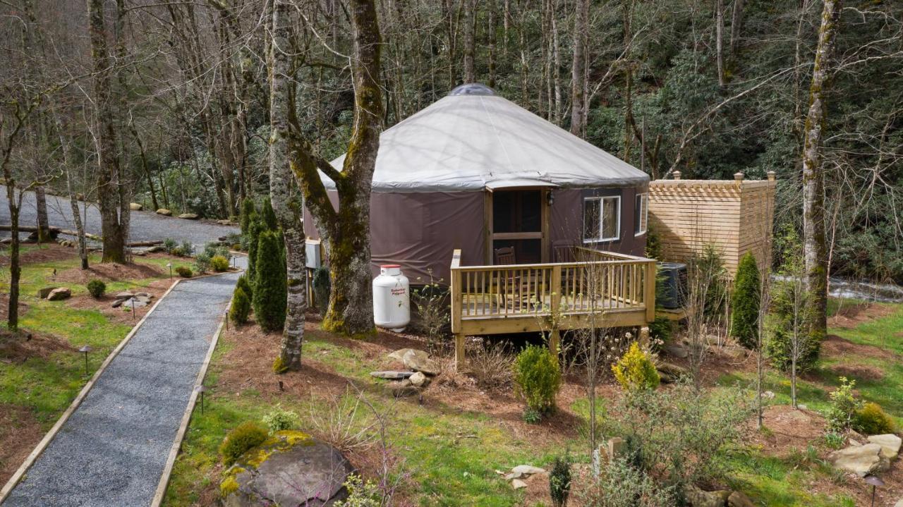 Villa Tranquil Haven Luxy Yurt - Creekside Glamping With Private Hot Tub à Topton Extérieur photo